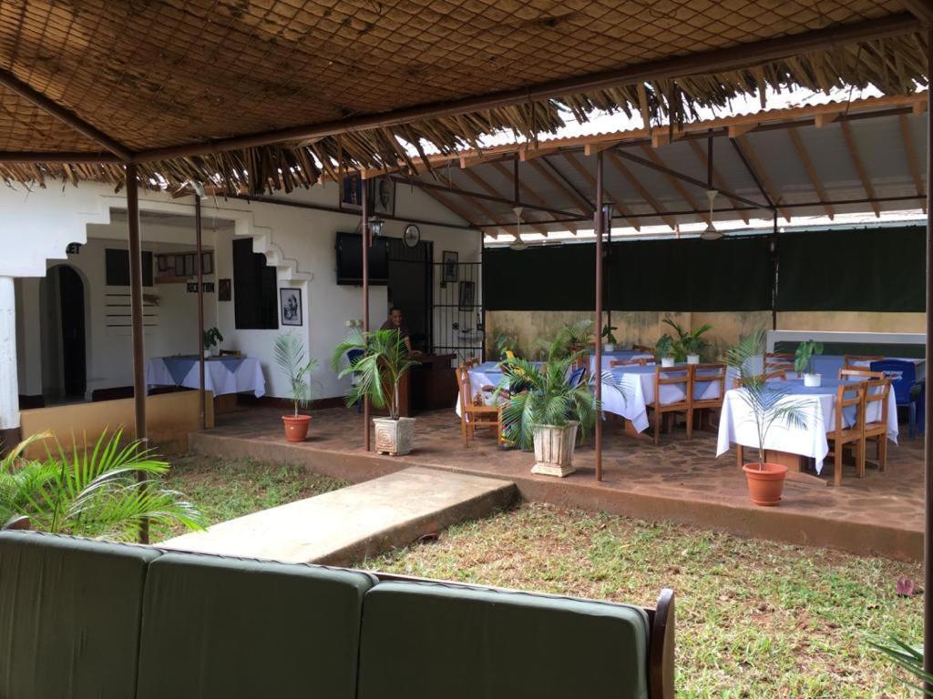 ホテル Mama Pierina Restaurant And Annex Morogoro エクステリア 写真